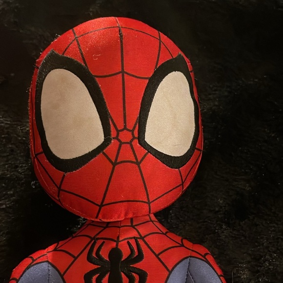 Marvel Spidey 16” Soft Plush Battery Operated Red/Blk/Blue Press Chest To Talk - Picture 4 of 9